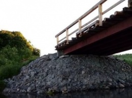 В Шуерецком начали восстанавливать скандальный мост