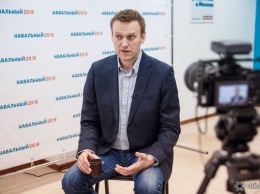 "Первый шаг": самолет с Навальным вылетел из Омска в Германию