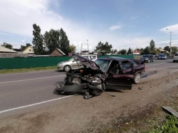 Два взрослых и девочка пострадали в лобовом ДТП с пьяным водителем в Кемерове