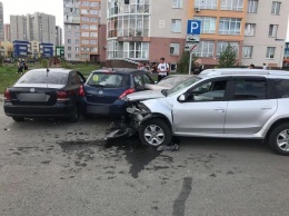Упрямый водитель спровоцировал ДТП с пятью машинами в Кемерове