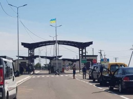 Страховой полис и самоизоляция: Украина сообщила о новых правилах пересечения границы с Крымом