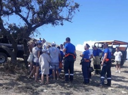 В Крыму во время джип-тура УАЗ с туристами, кувыркаясь, упал с горы: есть пострадавшие, - ФОТО