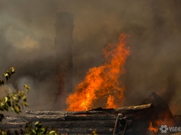 Огонь уничтожил частный дом в Кузбассе