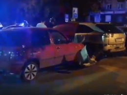 Пьяный водитель Lexus устроил ДТП с пострадавшими на барнаульском проспекте и отказался «дыхнуть в трубочку»
