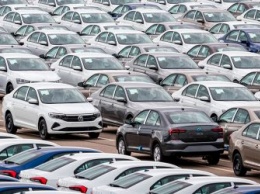В России крупнейшие автоконцерны повысили цены на машины