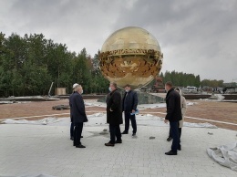 Глава Нижневартовска проверил объекты, которые строят по федеральной программе