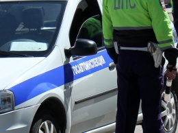 Переходивший в неположенном месте дорогу белгородец избил остановившего его полицейского
