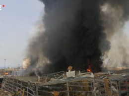 Сильный пожар вспыхнул в порту Бейрута