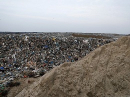 Алиханов: есть законопроект о разрешении беспошлинного вывоза мусора из области