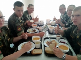 День рождения и национальный обед - вкусные традиции современной российской армии