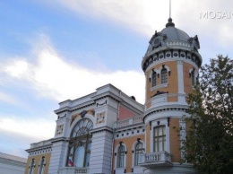 Выставку, посвященную присвоению звания «Город трудовой доблести» открыли в Ульяновском музее