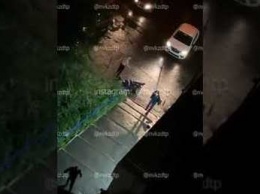 Жестокое избиение людей на улице в Новокузнецке попало на запись