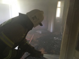 В больницу Симферополя доставили мужчину, получившего ожоги на пожаре в частном доме