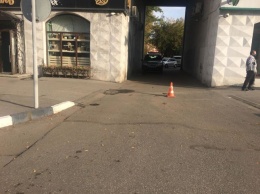 Два мальчика на электросамокате попали под колеса иномарки в Новокузнецке
