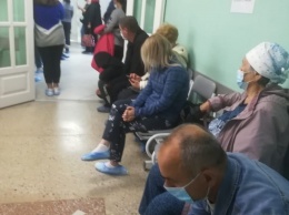 Пациенты Диагностического центра Алтайского края жалуются на «круглосуточные» очереди на КТ легких