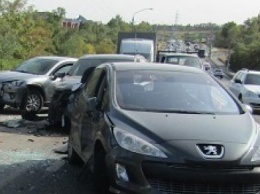 В Белгороде по цепочке столкнулись четыре авто