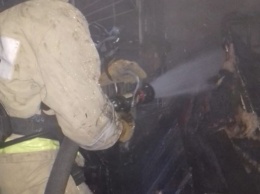 Спасателям пришлось эвакуировать жильцов многоквартирного дома в Рубцовске из-за пожара