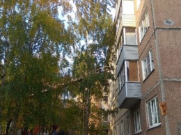 Петрозаводские спасатели сняли ребенка с окна четвертого этажа