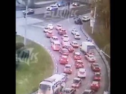 Опрокидывание внедорожника из-за ДТП в Новокузнецке попало на видео
