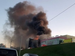 Крупный отель загорелся в Новосибирске