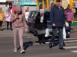 Проехавший по пешеходному переходу автомобиль возмутил кемеровчан