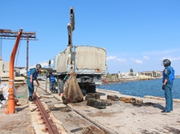 Сотрудники МЧС нашли 18 тысяч боеприпасов на затопленном судне в Крыму