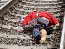 Перебегавший ж/д пути мужчина в Кузбассе попал под поезд