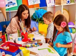 Сколько зарабатывают воспитатели детских садов Крыма