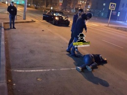 Переходившая дорогу на «красный» жительница Барнаула продолжила серию ДТП с пострадавшими пешеходами