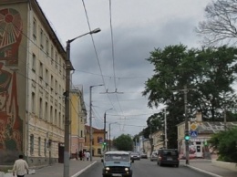 В Калуге начали реставрировать панно на улице Пушкина