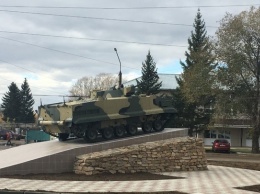 В Рубцовске установили памятник боевой машине