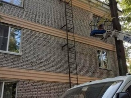 В Пушкине по улице Глинки ЖКС №1 завершил ремонт фасада дома 11
