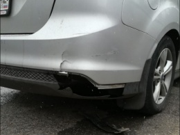 Неизвестный повредил автомобиль на кемеровской парковке