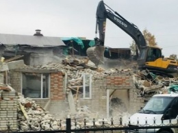 В Петрозаводске сносят кирпичное здание бывшего детского сада