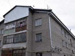 Отремонтирована крыша трехэтажки в Тальменке, которая пострадала при пожаре