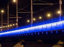 Гагаринский мост украсила декоративная подсветка