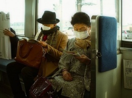 Москвичи будут обязаны ездить в транспорте в перчатках и масках