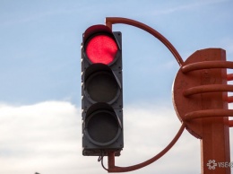 Авария привела к отключению светофоров на оживленном перекрестке в Кемерове