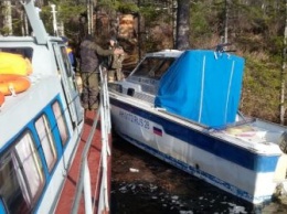 Пропавших на границе Приамурья и Хабаровского края рыбаков нашли