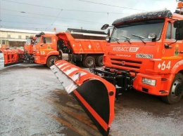 Около двух тысяч машин будут направлены на уборку снега в Кузбассе