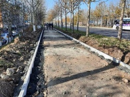 В Петропавловске-Камчатском ремонтируют тротуар на проспекте Таранца