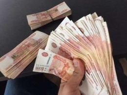 Иностранец пытался дать миллион рублей сотруднику ФСБ в Благовещенске
