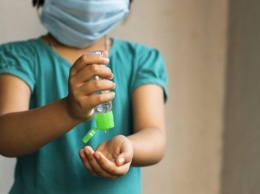 "Большая категория населения": вирусолог из РФ оценил риск распространения коронавируса детьми