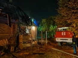 При пожаре в нежилом доме на ул. Гончарова в Калининграде погибли три человека