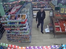 Серийные преступления кузбассовца в магазинах попали на видео