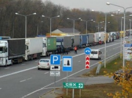 В 40 км от улицы Щорса. Под Белгородом на границе с Украиной образовалась автомобильная пробка