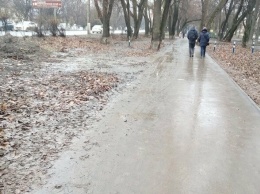 Две зеленые зоны вдоль улицы Севастопольской отремонтируют до конца года за 82 млн рублей