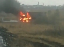 Горящий грузовик в Полысаево попал на видео