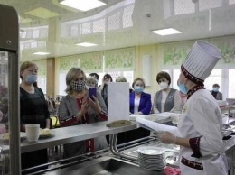 Уроки по организации горячего питания в школах проводятся в Чебоксарах