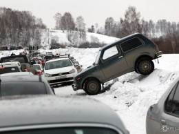 Инспекторы призвали кузбассовцев отказаться от машин из-за надвигающейся непогоды